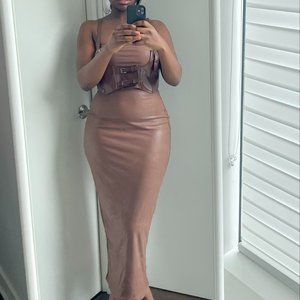 Slim Curvy Brown Dress